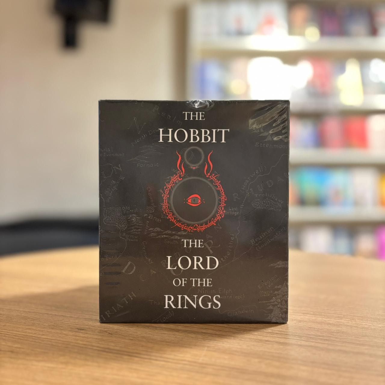 THE MIDDLE-EARTH TREASURY: The Hobbit & The Lord of the Rings