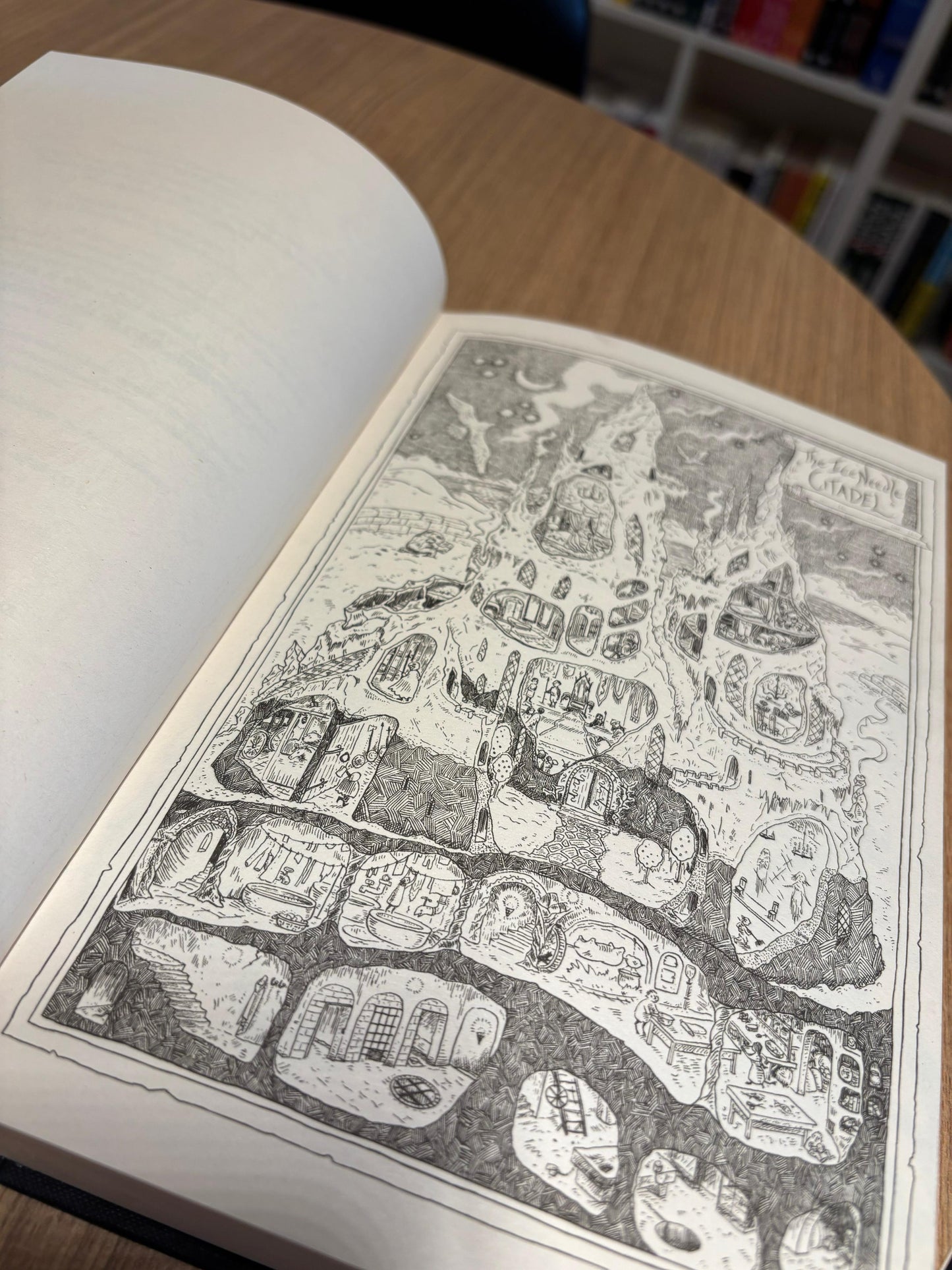 The Prisoner's Throne by Holly Black (WATERSTONES EXCLUSIVE EDITION)